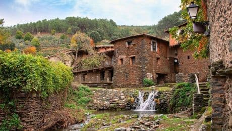 Robledillo de Gata, el pueblo extremeño que es como visitar una cápsula del tiempo