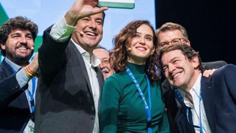 Juanma Moreno y otros barones del PP adelantarán elecciones si Sánchez convoca las generales en los próximos 9 meses