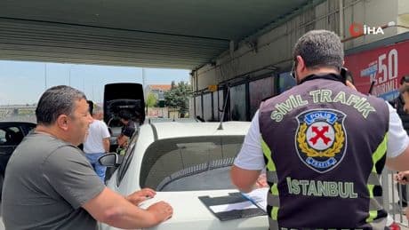 Avcılar'da trafik ekiplerinden "korsan taksi" uygulaması