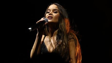Maren Morris calls out fan for ‘grabbing her butt’ during meet-and-greet