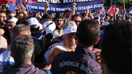 Kamu işçileri sefalet zammı karşısında grev istiyor
