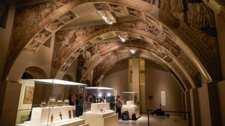 El MNAC acata la sentencia de Sijena pero se declara incapaz de ejecutarla sin dañar las pinturas