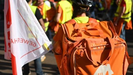 Lieferdienste: Lieferando baut 2000 Fahrerstellen ab