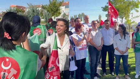 Tapeten grevinde 6. gün: İşçiler, Sevda Karaca ile birlikte soru önergesi hazırladı
