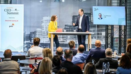 Handelsblatt CFO-Summit 2025 : „Wieder etwas düsterer“: Finanzchefs warnen vor Konjunktur-Euphorie