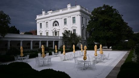 Trump makes over the Rose Garden, Mar-a-Lago style