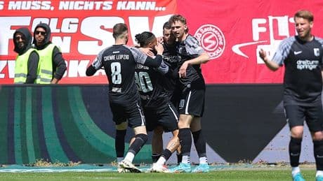 Auch Lok Leipzig spielt mit - Verrückter Abstiegskrimi bei Chemie Leipzig