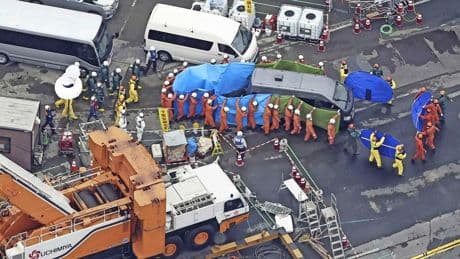 Lichaam van truckchauffeur gevonden in sinkhole Japan