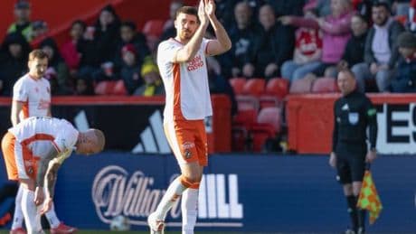 Declan Gallagher wants Dundee Utd exit U-turn as big defender outlines exactly what he brings to the party