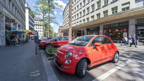 Suisse : il paie 17.000 euros en 13 ans pour une place de parking… gratuite