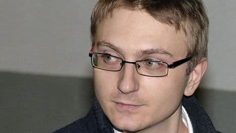 Delitto di Garlasco, la traccia 10 non convince: la difesa di Stasi chiede nuove analisi