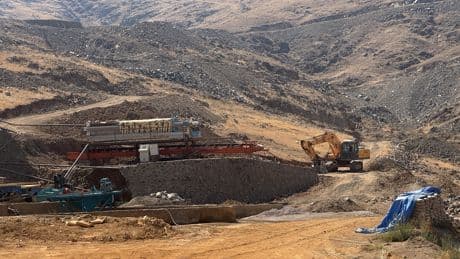 Maden ocağında malzeme taşıyan kamyon sürücüsü yaşamını yitirdi