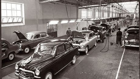 Seat celebra 75 años de historia con una exposición única en Automobile Barcelona