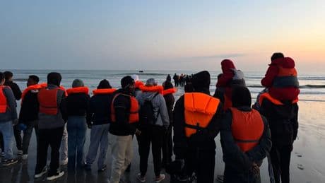 UK-France migrant returns deal to come into force