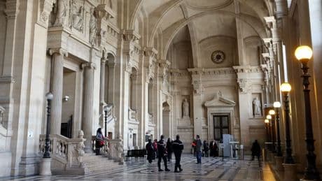 Le parquet requiert 28 ans de réclusion criminelle à l'encontre d'Arnaud Bonnefoy, ex-policier jugé pour féminicide