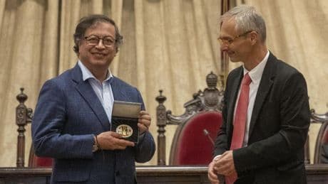 Vox exige a la Universidad de Salamanca que retire la Medalla de Honor a Petro por llamar "genocidas" a los españoles
