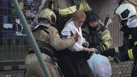 Rusia vuelve a castigar a Kyiv mientras la atención mundial se centra en Oriente Medio
