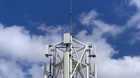 5G : pourquoi la France continue d’autoriser les antennes Huawei malgré la loi ?