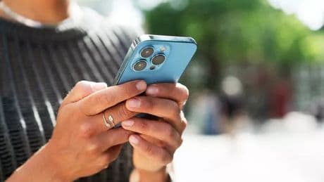 Everyone with an iPhone or android told don't click' - it could cost you