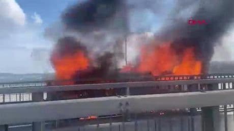 Kuzey Marmara Otoyolu'nda zincirleme kaza! 2 araçta yangın çıktı