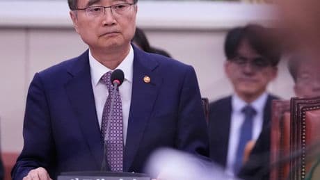 In South Korea and Japan, Fury at U.S. Fuels Backlash Over Trade Deals