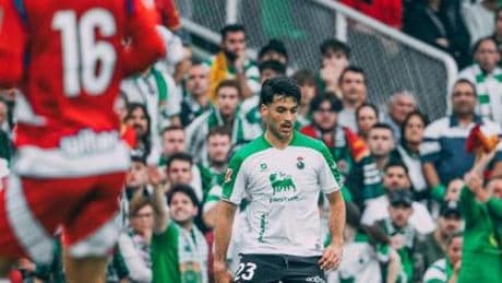 El Racing rompe el sueño del Granada y se queda la plaza de playoff