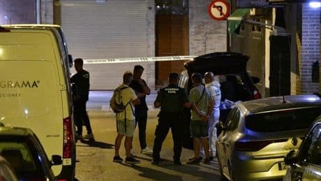 Hallan el cadáver de un hombre con el cuello rajado en una vivienda de Murcia