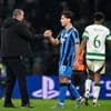 “Normaal traint hij maandag terug mee”: Nicky Hayen over Ardon Jashari - Senne Lammens op shortlist Manchester United