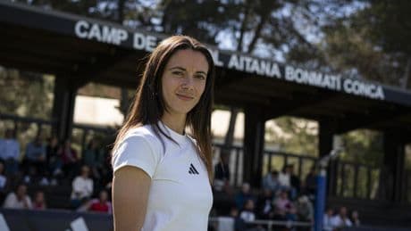 El disfrute de Aitana Bonmatí: el fútbol, su campus y el Barça de Flick