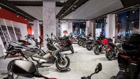 La moto acelera en España