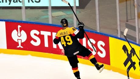 Eishockey-Nationalmannschaft: Stützle sieht zweiten WM-Sieg: 4:1 gegen Kasachstan