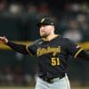Reynolds hits go-ahead 3-run homer, Pirates score 7 in 8th to beat Dbacks 9-6
