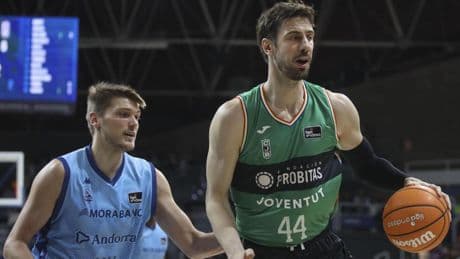 Ante Tomic, de 38 años, renueva con la Penya hasta 2028