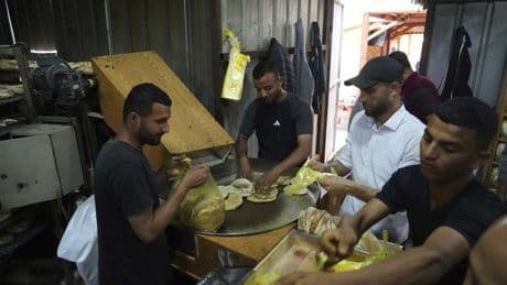 Die Nacht in Nahost: Einige wenige Hilfsgüter erreichen Menschen in Gaza