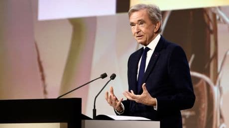 24 milliards de perdus en 2025: comment Bernard Arnault a dégringolé de la 1ère à la 9e fortune mondiale en un an