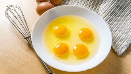 Von blassgelb bis orange: Was die Dotterfarbe über Ihr Ei verrät