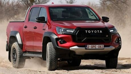 Hilux GR Sport II, il lato grintoso del pick-up Toyota. Un turbodiesel 2,8 litri mild-hybrid da 204 cv e cambio auto a 6 marce