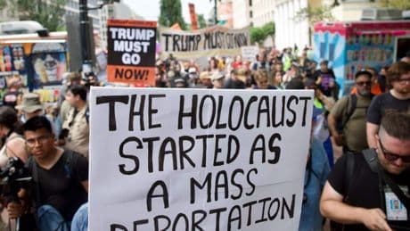 Immigrati, via libera della Corte Suprema alle espulsioni di Trump