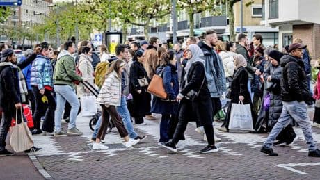 Sinds start ’strengste asielbeleid ooit’ kwamen er 130.000 mensen bij in ons land: ’Alle alarmbellen zouden moeten rinkelen in Den Haag’