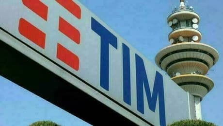 Tim allarga la missione e apre ai servizi Poste
