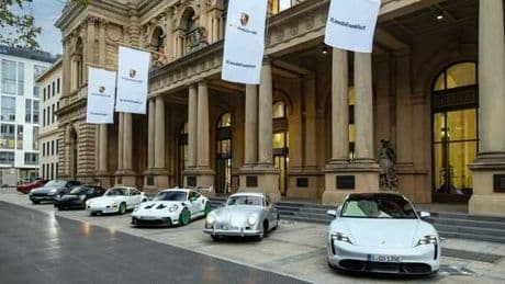 Porsche esce da indice blue-chip Dax di Francoforte per prolungato crollo azioni