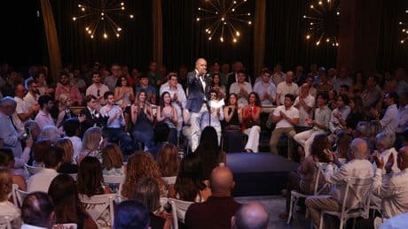 Camps reúne a medio millar de personas en la presentación de su candidatura a liderar el PPV