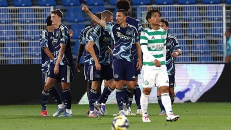 Ajax walst na rust over Celtic heen; schitterende goals van talenten