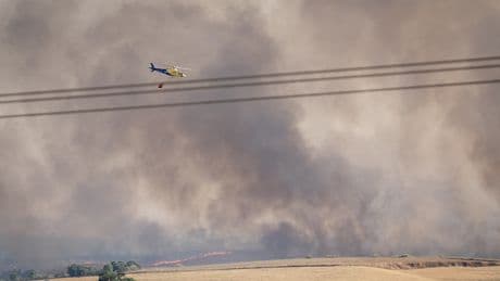 El incendio de Méntrida obliga a cortar la A5 en dos puntos de entrada y salida a Madrid
