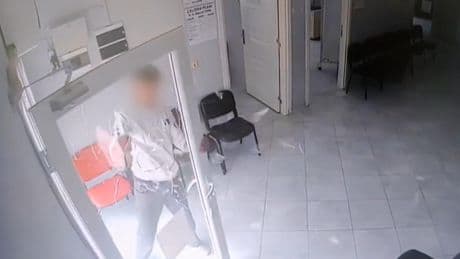 Osmaniye’de ASM’ye saldırı: Doktoru tehdit edip, ASM’nin camlarını kırdı