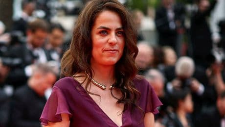 Héritage d'Alain Delon : Anouchka va finalement payer ses droits de succession en France