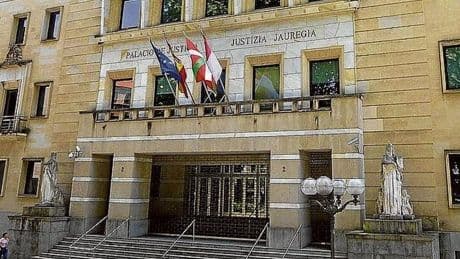Tres años de cárcel para el portero de una discoteca de Bilbao por agredir a un cliente que perdió un testículo