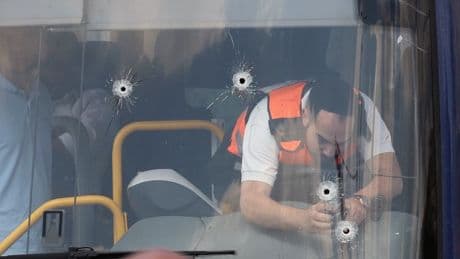 Terror-Anschlag in Jerusalem - Terroristen feuern auf voll besetzten Bus