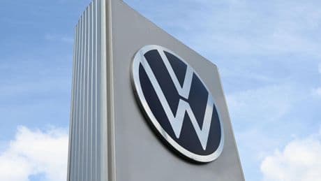 Volkswagen confronté au double défi allemand et chinois