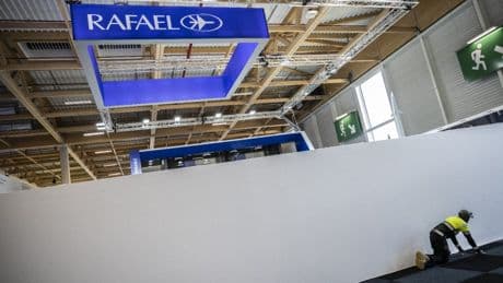 Salon du Bourget : cinq stands israéliens présentant des armes offensives resteront fermés